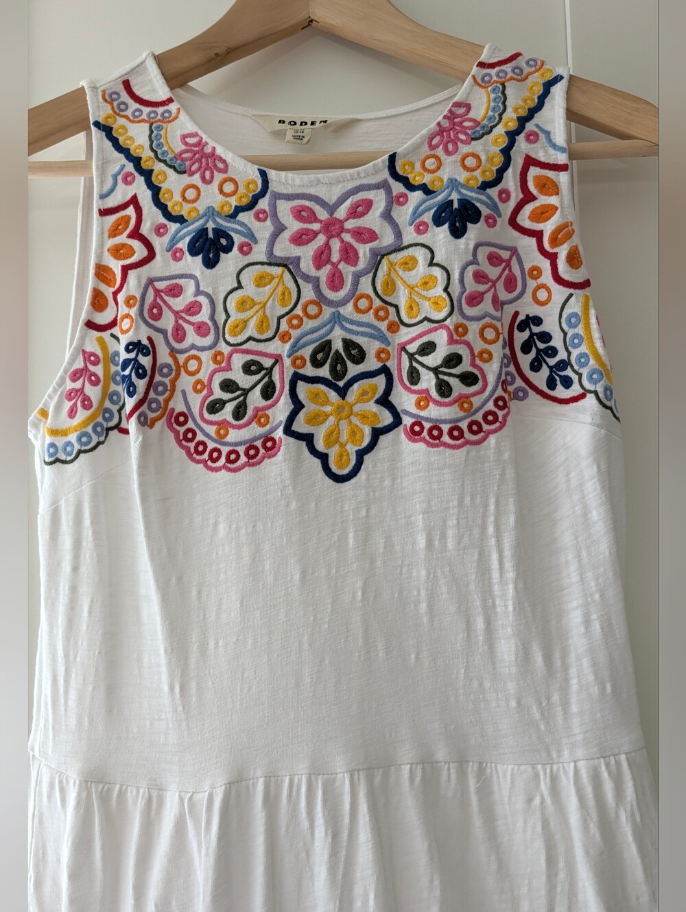 Boden Embroidered Cotton Tiered Maxi Dress White Multicolor 4R - Picture 4 of 9